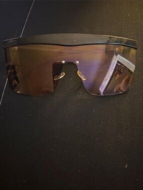 Shield Visor Sunglasses with Black Top Bar